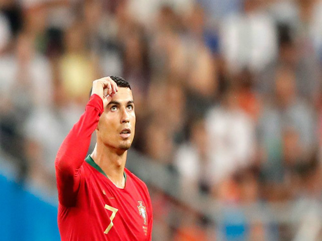 Đấu Uruguay, Ronaldo lĩnh cú sốc: Bị Real rao bán, ”ông trùm” hạ giá 1 tỷ euro