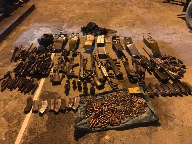 Nóng 24h qua: Khám phá kho vũ khí “siêu khủng” của trùm ma túy ở Sơn La - 1