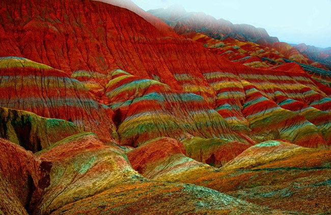 Danxia Landform, Trung Quốc: Được hình thành từ sa thạch đỏ, danh lam thắng cảnh này đã được thêm vào Danh sách Di sản Thế giới vào năm 2010.