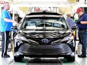 Ô tô - Toyota Camry nhập Mỹ lo ngại &quot;đội giá&quot; vì chính sách thuế của Donald Trump