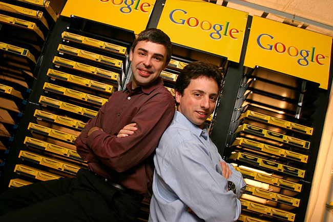 Larry Page và Sergey Brin thành lập Google vào năm 1998 khi cả hai đều 25 tuổi. Họ gặp nhau tại Đại học Stanford vào năm 1995 và ngay sau đó đã bỏ học