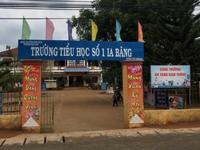 "Ném ví trúng má học sinh tiểu học", Phó bí thư xã bất ngờ xin nghỉ việc