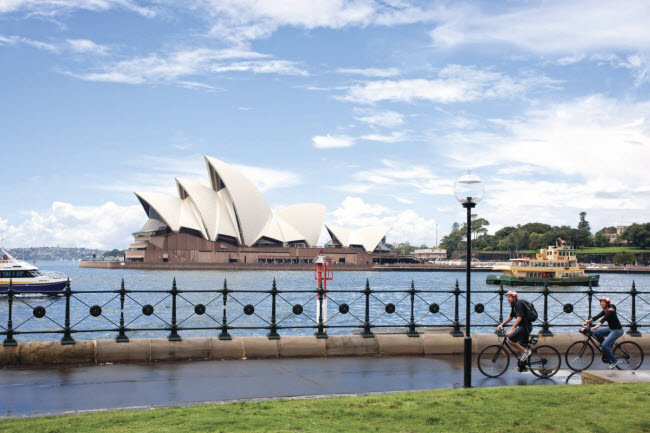 Nhà hát Opera Sydney, Australia: Công trình là một trong những địa điểm du lịch hấp dẫn nhất ở Australia và là một trong những tòa nhà nổi tiếng nhất thế giới. Du khách có thể tham gia tour tham quan nhà hát với giá 29 USD.