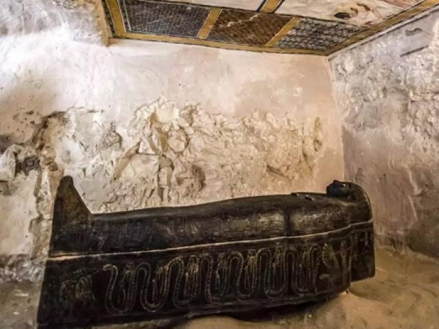 Sắp quay trực tiếp cảnh mở nắp quan tài chứa xác ướp Ai Cập 4.000 năm