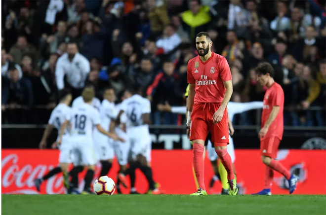 Zidane tái xuất Real Madrid thua trận đầu tiên: Hé lộ &#34;đại phẫu&#34; - 1