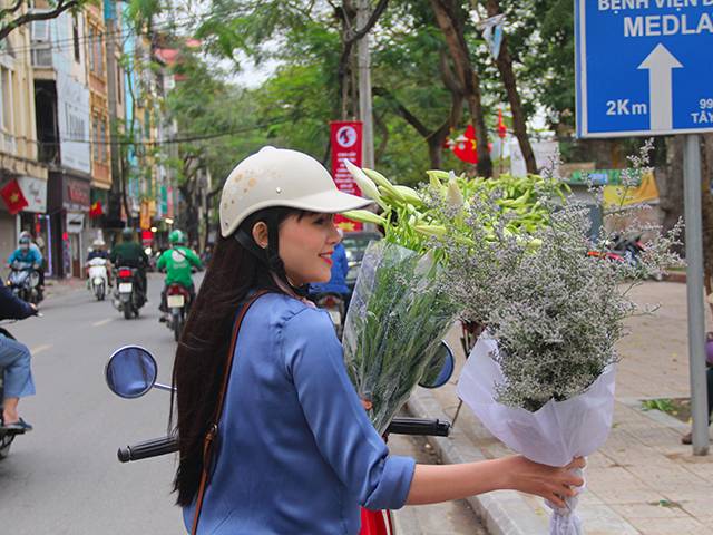 Hoa loa kèn cao nửa mét, giá trăm ngàn khiến người Sài Gòn lặn lội ra Hà Nội mua - 15