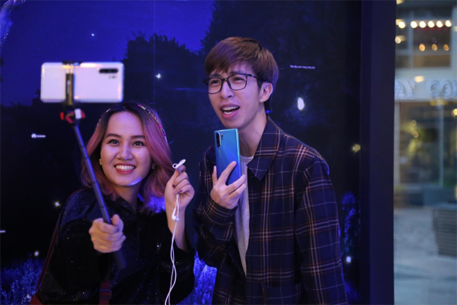 Không hẹn mà gặp, Ngô Kiến Huy và streamer ViruSs đã sớm “đặt gạch” Huawei P30 Pro - 4