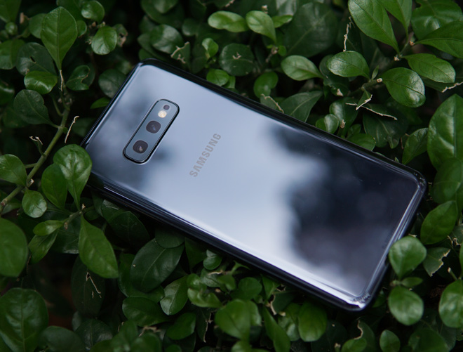 Đánh giá Galaxy S10e: “Nhỏ mà có võ” - 3