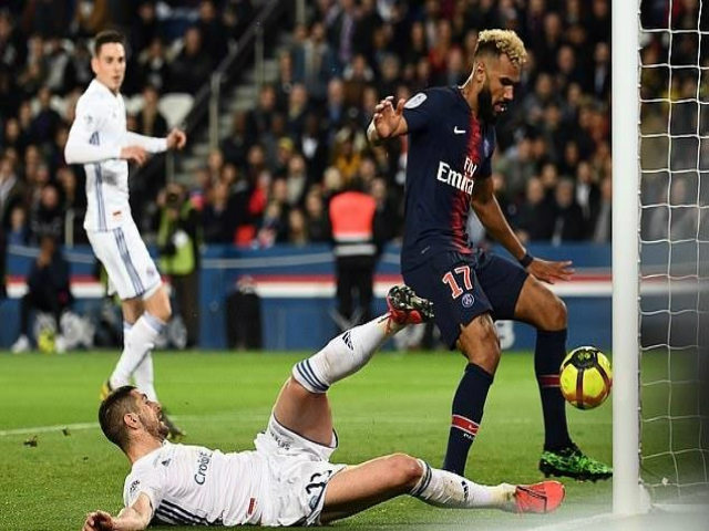 Kinh ngạc SAO PSG ”đá bay” chức vô địch sớm: Mbappe hoảng hồn