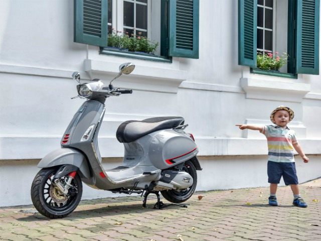 Ngất ngây ngắm 2019 Vespa Sprint S mới giá 77,5 triệu đồng