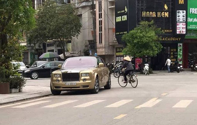 Siêu xe nhà có điều kiện Roll-Royce Phantom biển số tứ quý xuất hiện tại &#34;đất mỏ&#34; - 2