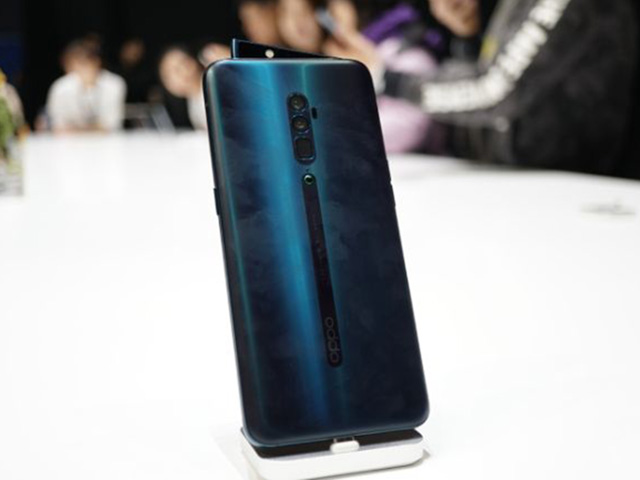 Cận cảnh Oppo Reno máy ảnh zoom siêu xa, camera bật lên ma thuật