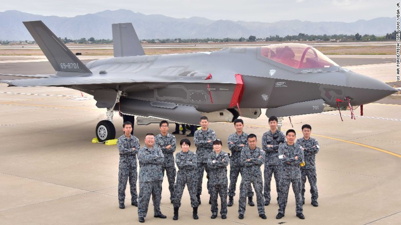 Vì sao tiêm kích F-35 Nhật mới nguyên gặp sự cố rơi xuống biển? - 2