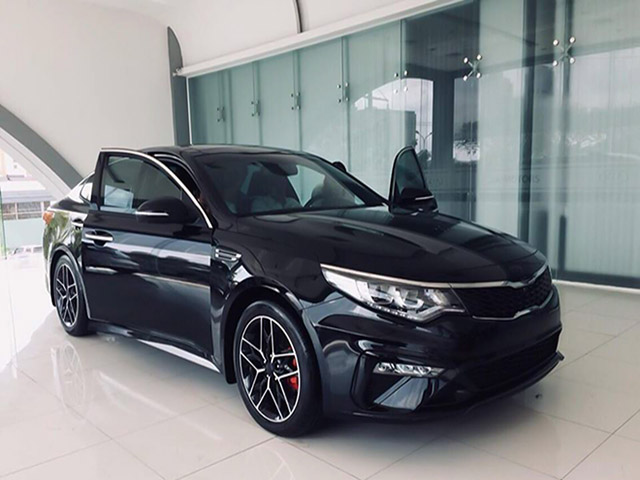 Xe hạng D giá hạng C, 02 phiên bản Kia Optima đã có mặt tại các đại lý