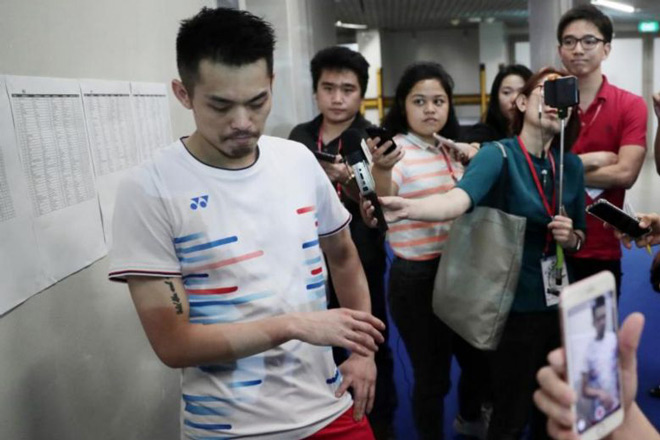 Lin Dan đại chiến &#34;Siêu nhân&#34; Axelsen: 14 phút bất ngờ, khán giả phẫn nộ - 2