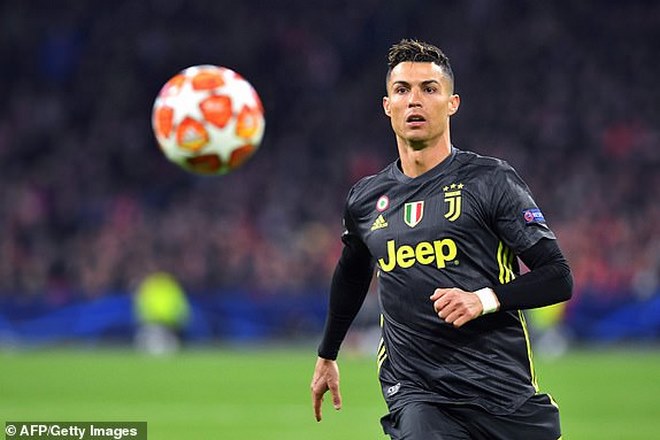 Ronaldo đánh đầu &#34;sấm sét&#34;: Juventus có bàn thắng quý như &#34;vàng&#34; trước Ajax - 11