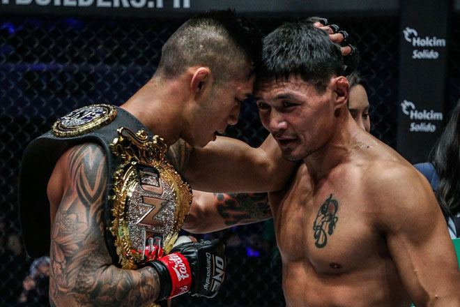 MMA châu Á: Martin Nguyễn tung đòn gối bay đẹp như mơ, giữ đai thế giới - 1