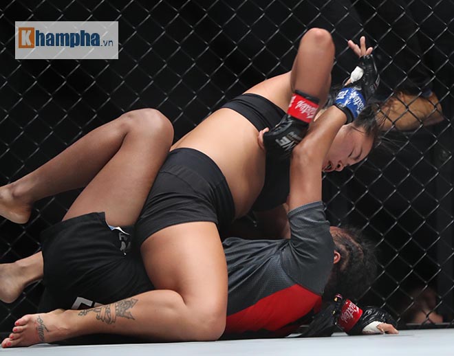 MMA số 1 châu Á: Mỹ nhân gốc Việt cùi chỏ đối thủ không trượt phát nào - 4