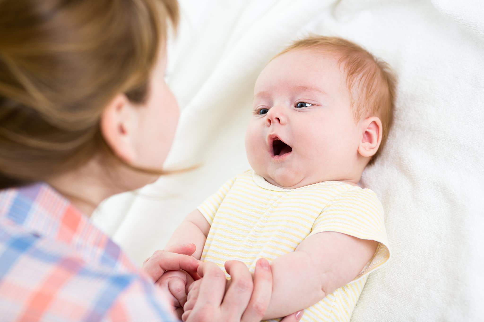 Cách nói chuyện với trẻ sơ sinh để kích thích não bộ phát triển - 1