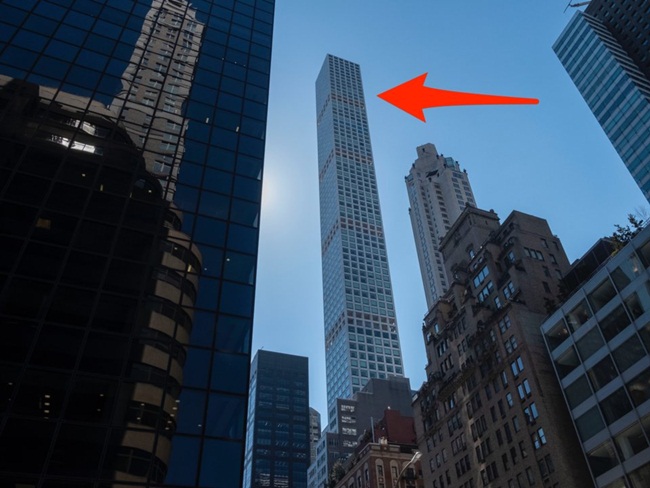 Tòa tháp 432 Park Avenue ở độ cao 424m. Đây tòa tháp chung cư cao nhất ở New York tới cuối tháng 3/2019 cho đến khi tòa tháp Central Park &#34;vượt mặt&#34;.