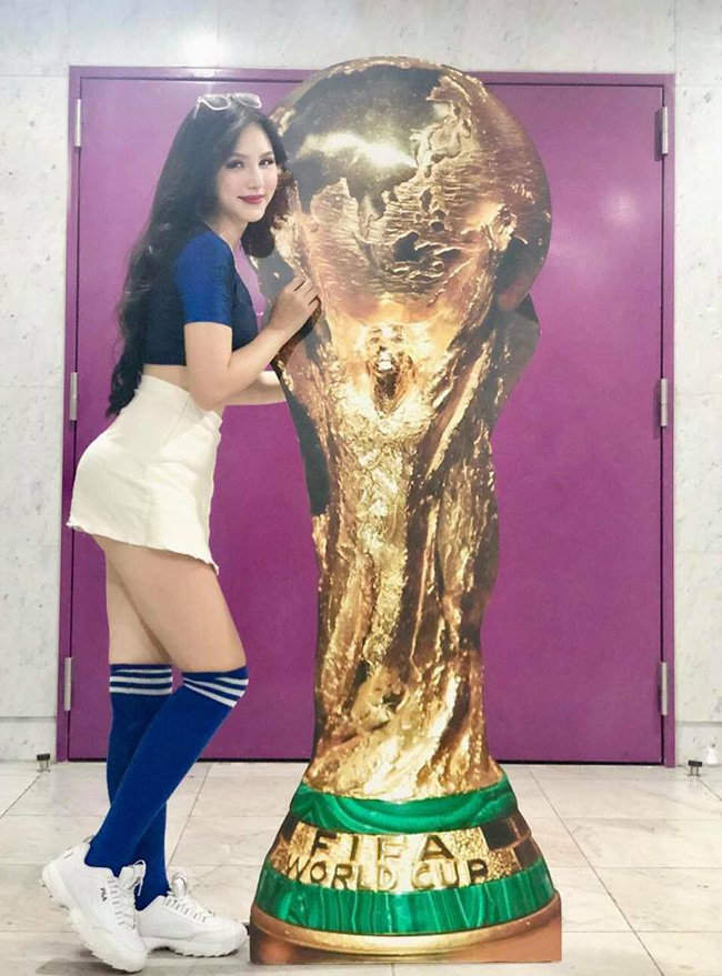 Đó là Đặng Thị Ngân (sinh năm 1996, sống tại Hà Nội) là đại diện của đội tuyển Pháp trong chương trình "Nóng cùng World Cup 2018". 
