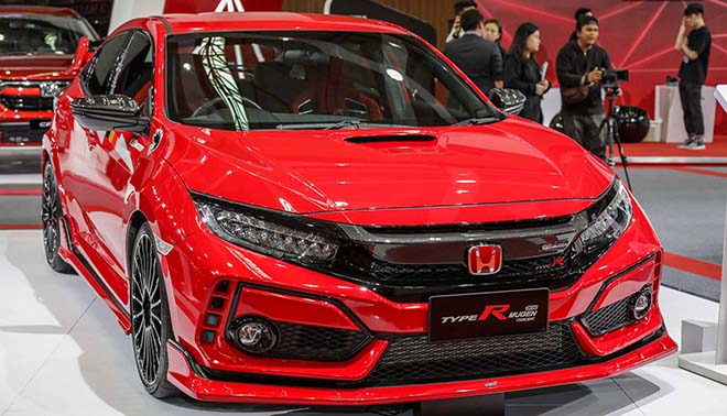 Với màu đỏ quyền lực Honda Civic Type R với bản nâng cấp bodykit từ Mugen - 1