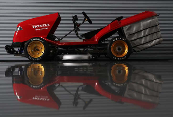 Cỗ máy cắt cỏ độc đáo của Honda: Tốc độ 241 km/h, động cơ CBR1000RR Fireblade - 1
