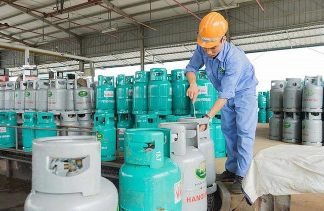 Điện, xăng, gas tăng giá, người tiêu dùng lo lắng hình thành mặt bằng giá mới - 1