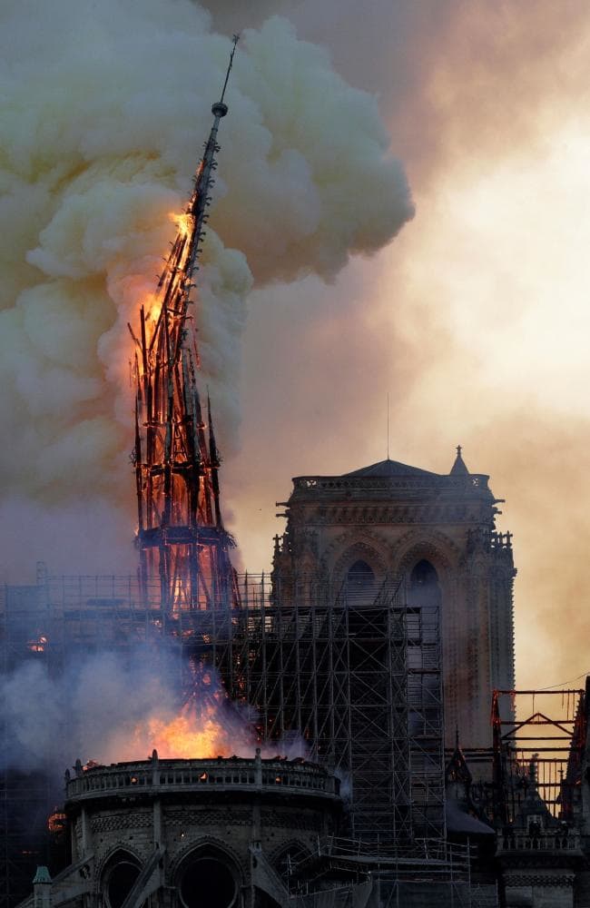 Nhìn lại 850 năm vượt qua chiến tranh, biến cố của Nhà thờ Đức bà Paris - 1