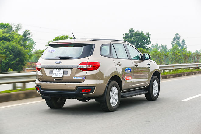 Hai CEO kinh doanh vận tải đánh giá SUV 7 chỗ Ford Everest Ambiente - 6