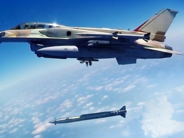 Uy lực tên lửa siêu thanh cực mạnh Israel xuyên thủng lá chắn S-300 Syria