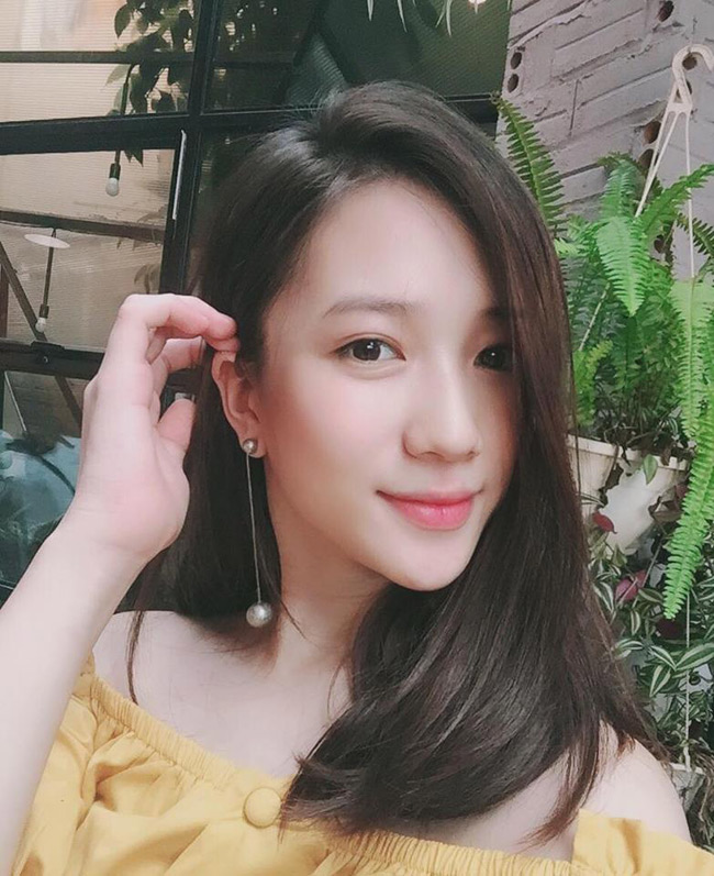 Nguyễn Trâm Anh (sinh năm 1995) là hot girl Hà thành nổi tiếng một thời. 
