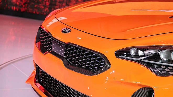 Kia Stinger GTS 2019 phiên bản đặc biệt với màu cam không thể nào sang chảnh hơn - 4