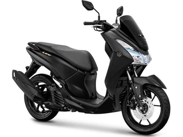 Học theo ”đàn anh” Nmax, Yamaha Lexi bổ sung biểu tượng logo 3D màu vàng