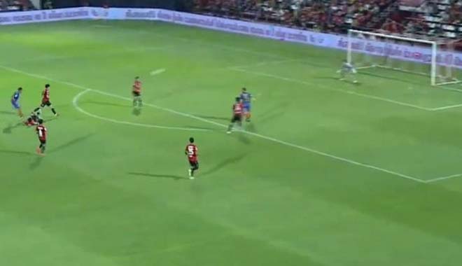Muang Thong United – Port: Siêu phẩm khó cản, 2 bàn trong 7 phút - 1