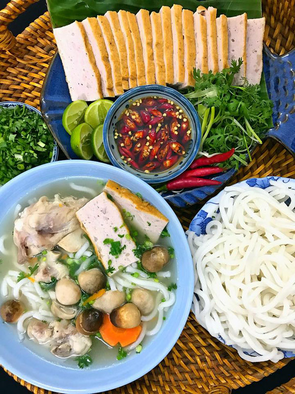 Cách nấu bánh canh giò heo ngon mà đơn giản - 1