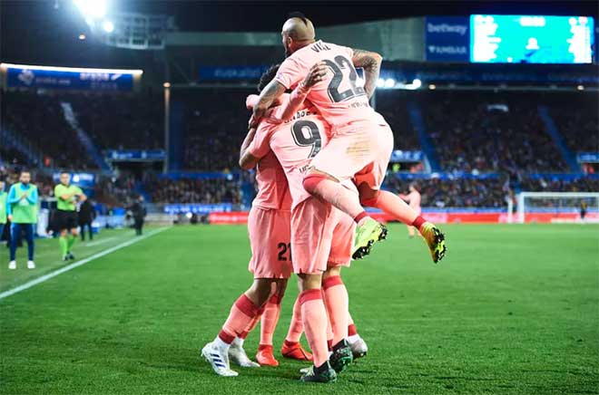 Barcelona sắp vô địch La Liga: Ngồi nhà xem TV, đăng quang luôn đêm nay? - 1