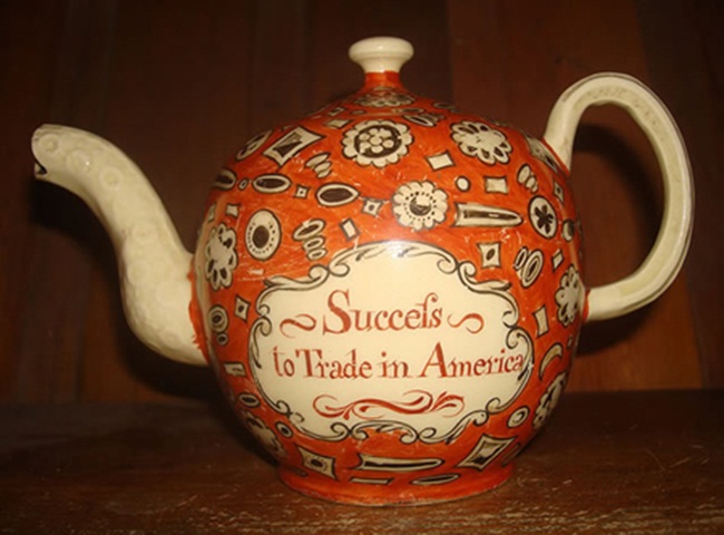 Năm 2009, trong một cuộc đấu giá, ấm trà cổ Chipped Wedgwood được mua với giá 130.000 USD (~3,02 tỷ đồng).