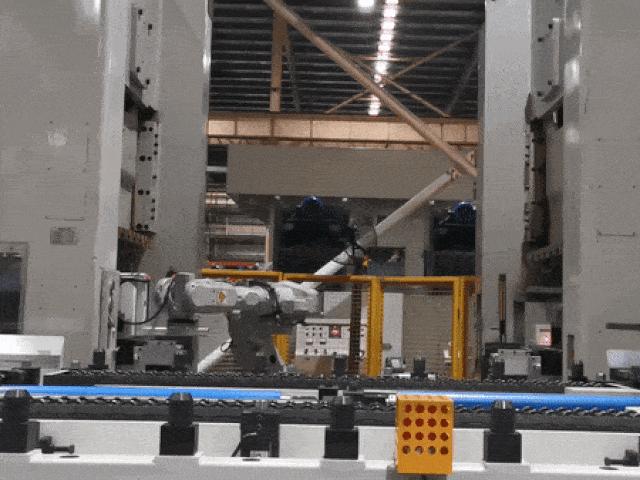 ”Công nhân robot” áp đảo trong nhà máy sản xuất máy lạnh lớn nhất thế giới