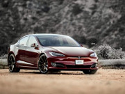 Media - Siêu xe điện Tesla Model S phát nổ, bốc cháy dữ dội ở Trung Quốc