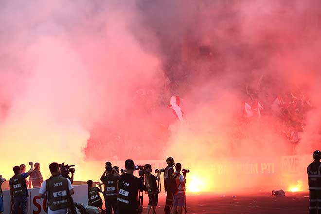 Cả V-League lại choáng: Hà Nội kháng án thành công, không bị “treo” sân Hàng Đẫy - 1