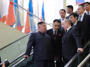 Thế giới - Sang Nga, Kim Jong Un nói với Putin &quot;ý đồ xấu&quot; của Mỹ