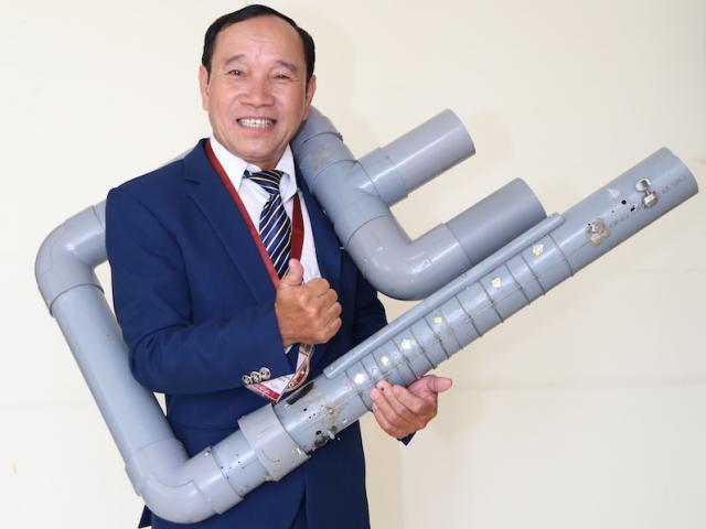 “Phù thủy đạo cụ” Việt Nam tiết lộ “ma thuật” trong chiếc đàn tự chế từ ống nhựa