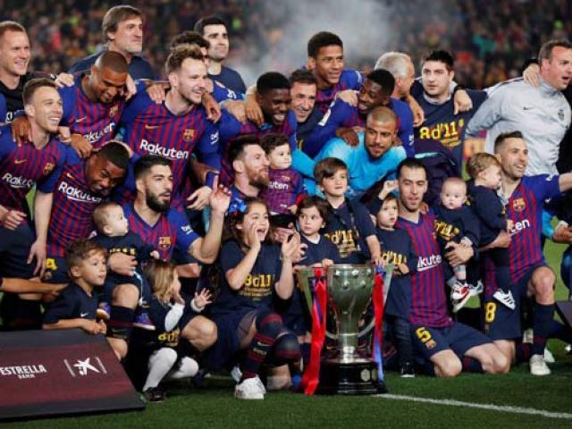 Barcelona xưng vương La Liga: Nou Camp tôn vinh ”Thánh sống” Messi