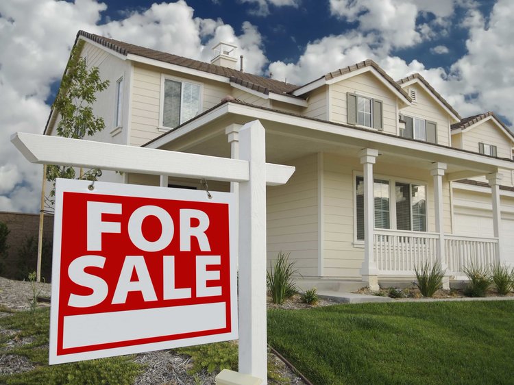 Lời khuyên từ chuyên gia: Đừng cố gắng mua nhà, đó là khoản đầu tư “khủng khiếp” - 1