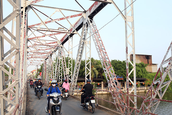 Ngắm cây cầu cấu trúc thép Eiffel hơn 100 tuổi nối đôi bờ sông Sài Gòn đang bị khai tử - 5