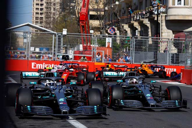 F1, Azerbaijan GP: &#34;Mũi tên bạc” ghi cú poker thần sầu - 2