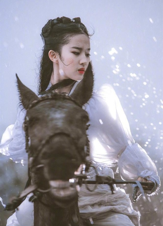 Trong làng giải trí xứ Trung, Lưu Diệc Phi là một trong số ít nữ diễn viên mang khí chất thần tiên. 