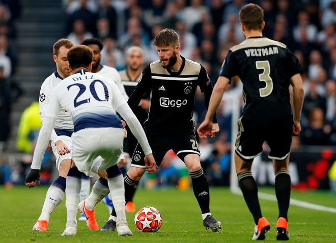 &#34;Ngựa ô&#34; Ajax đại náo cúp C1: Sao trẻ rực sáng, Tottenham lâm nguy - 3