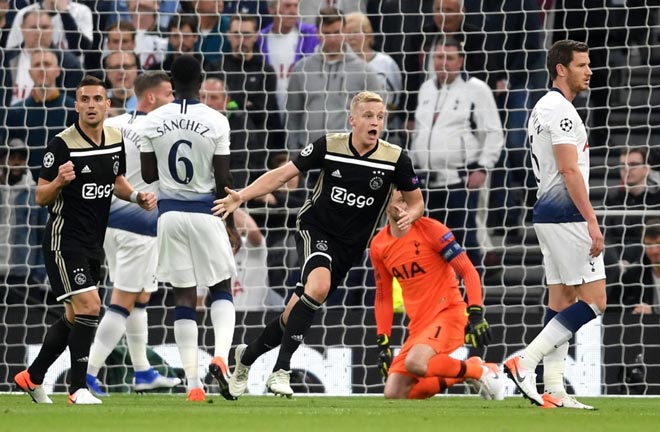 &#34;Ngựa ô&#34; Ajax đại náo cúp C1: Sao trẻ rực sáng, Tottenham lâm nguy - 5